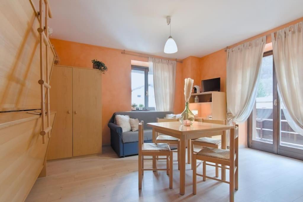 Aprica Alpine Loft Centralita E Park Free ภายนอก รูปภาพ